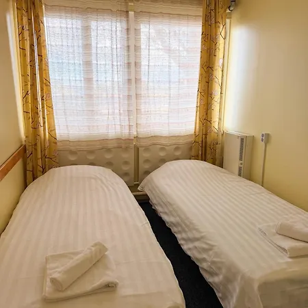 Hostel Sadama & Caravan Pärnu