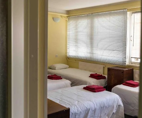 Sadama & Caravan Хостел *