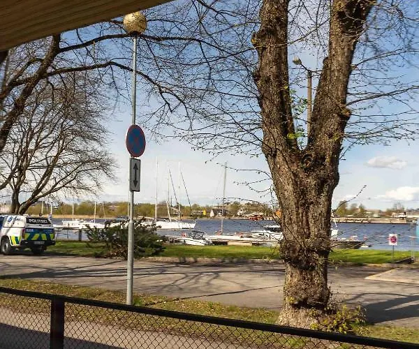 Хостел Sadama & Caravan Пярну